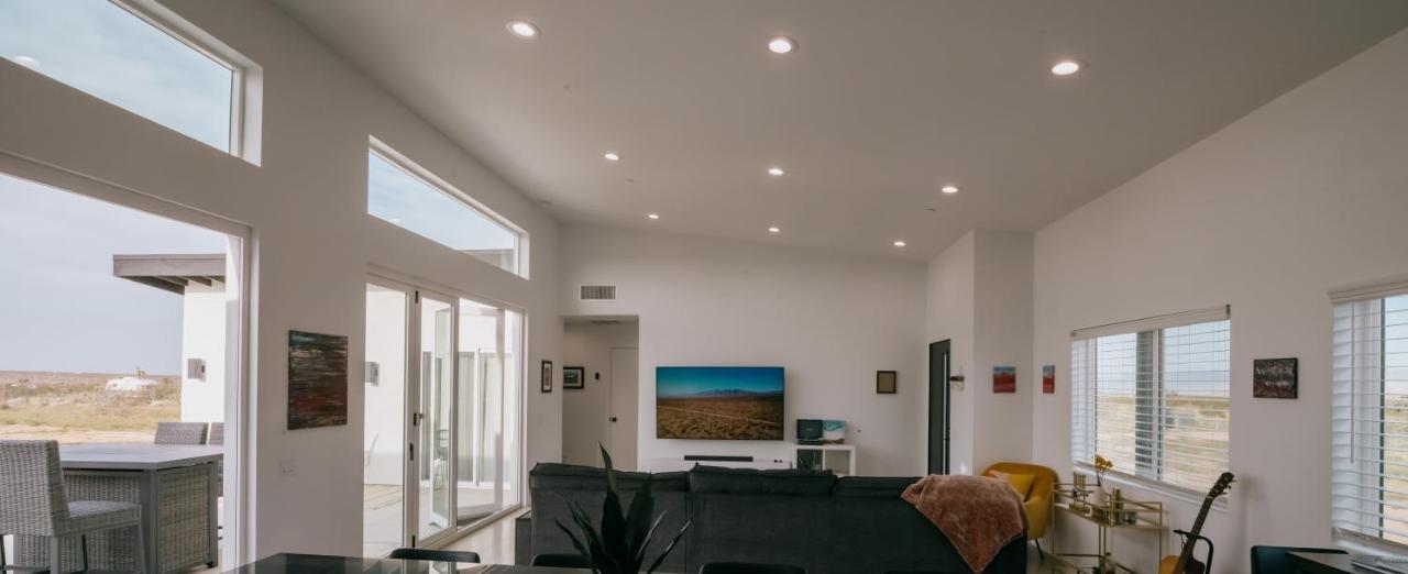 Coyote Tracks - A Modern Desert Experience Villa Joshua Tree Exteriör bild