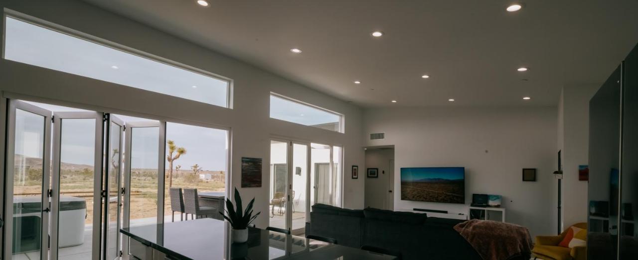 Coyote Tracks - A Modern Desert Experience Villa Joshua Tree Exteriör bild